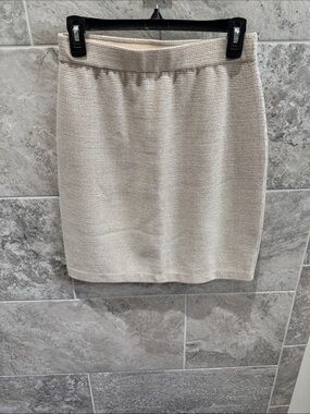 St. John Neutral Knit Pencil Skirt in Light Cream